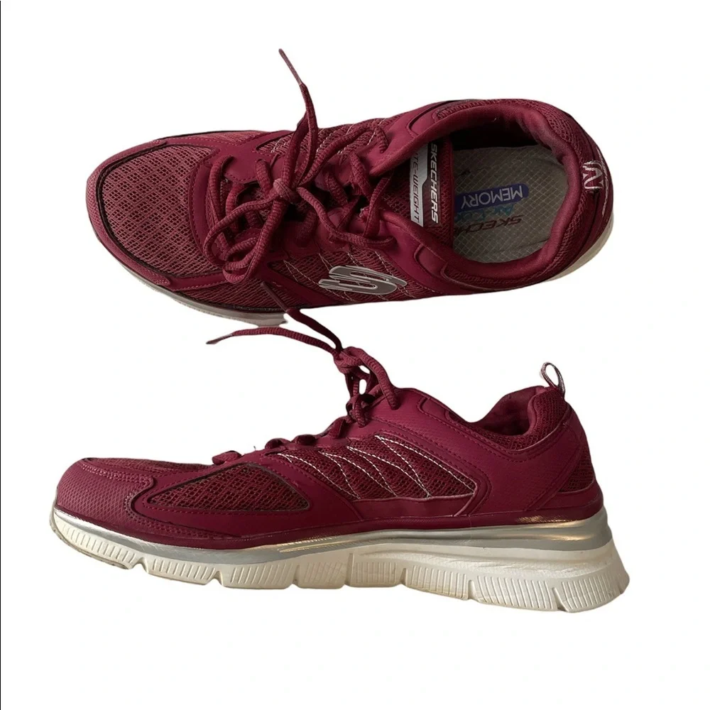 Skechers Women’s Slip On Sneakers Shoes Red Low Top Sz 11